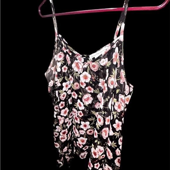 Adorable woman’s size XL blouse - Picture 3 of 4